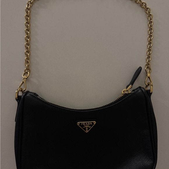 Prada Black Saffiano Shoulder Bag with removable Gold Chain - Picture 2 of 2